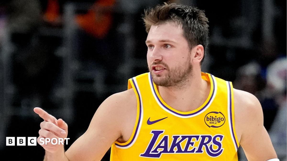 洛杉矶湖人队以创纪录的125亿美元出售给乔什·库什纳和鲍勃·艾格